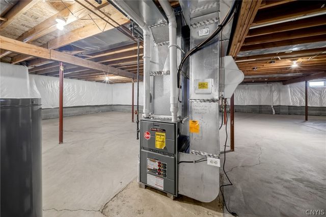 3295 Oak Brook Road, Lysander, NY 13027