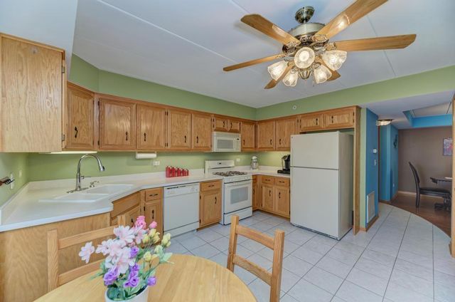9420 S Melvina Avenue 2NW, Oak Lawn, IL 60453