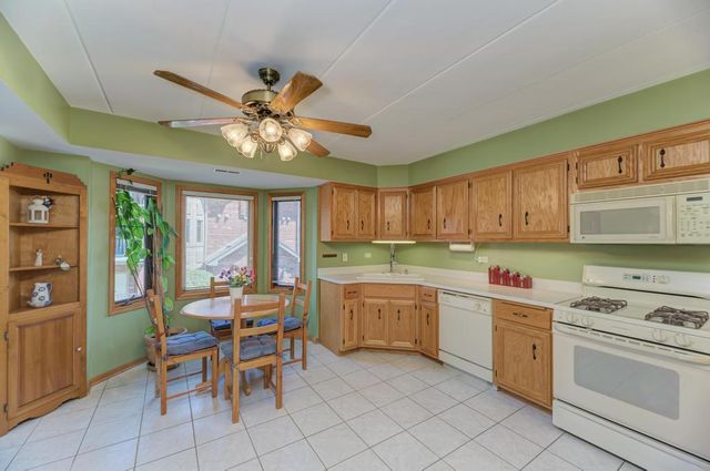 9420 S Melvina Avenue 2NW, Oak Lawn, IL 60453