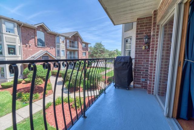 9420 S Melvina Avenue 2NW, Oak Lawn, IL 60453