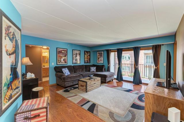 9420 S Melvina Avenue 2NW, Oak Lawn, IL 60453