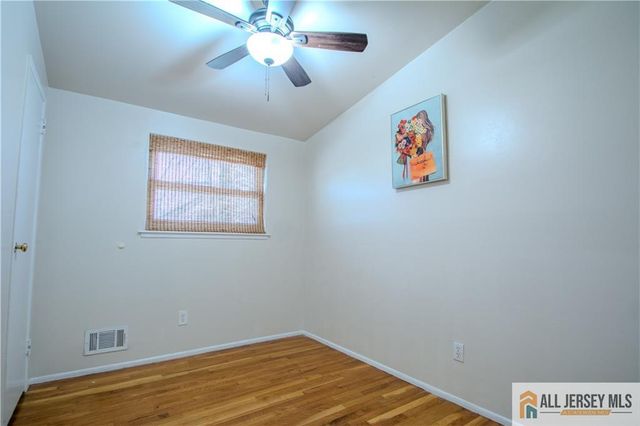 19 Hyde Avenue, Iselin, NJ 08830