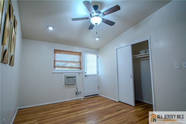 19 Hyde Avenue, Iselin, NJ 08830