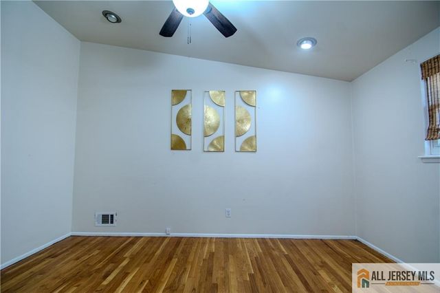 19 Hyde Avenue, Iselin, NJ 08830