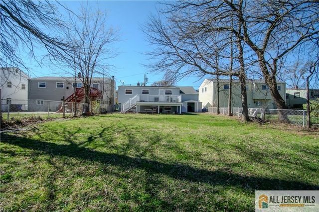 19 Hyde Avenue, Iselin, NJ 08830