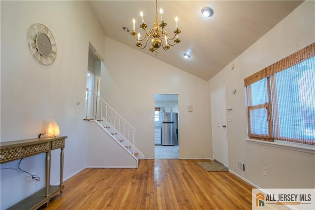 19 Hyde Avenue, Iselin, NJ 08830