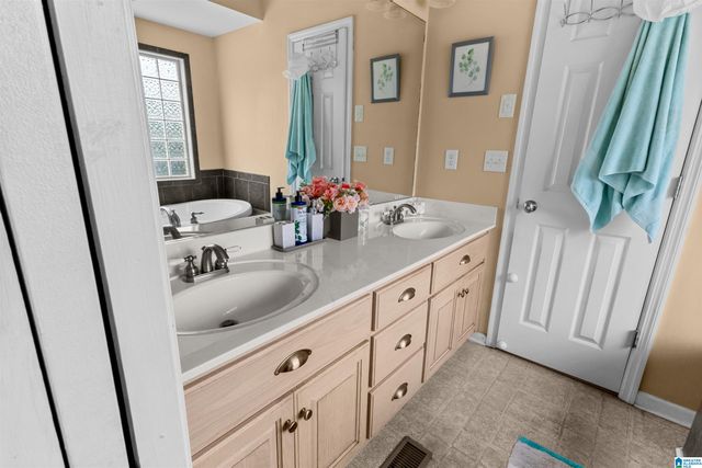 1520 CLAIRMONT DRIVE, Weaver, AL 36277