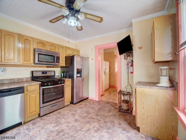 22 Kensington Pl, East Orange City, NJ 07017