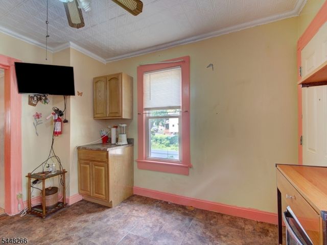 22 Kensington Pl, East Orange City, NJ 07017