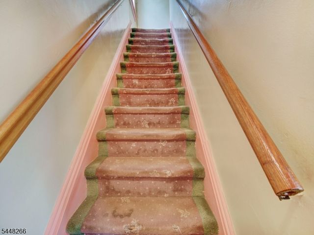 22 Kensington Pl, East Orange City, NJ 07017