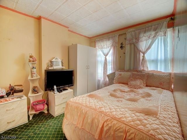 22 Kensington Pl, East Orange City, NJ 07017