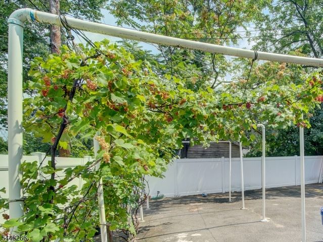 22 Kensington Pl, East Orange City, NJ 07017