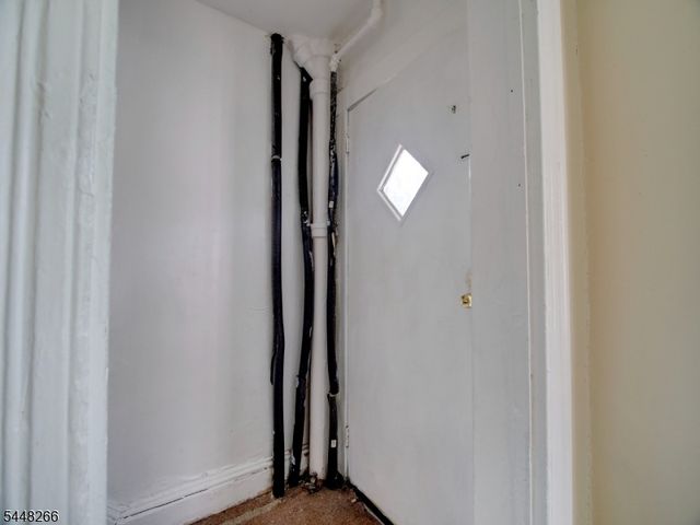 22 Kensington Pl, East Orange City, NJ 07017