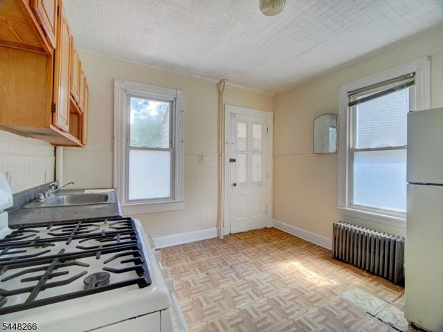 22 Kensington Pl, East Orange City, NJ 07017
