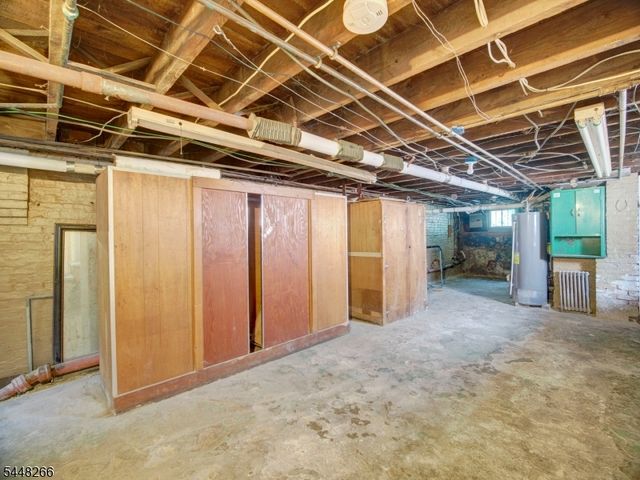 22 Kensington Pl, East Orange City, NJ 07017