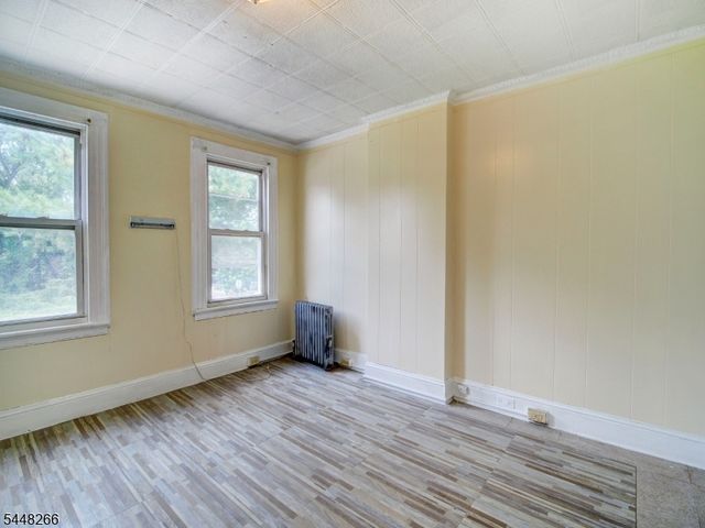 22 Kensington Pl, East Orange City, NJ 07017