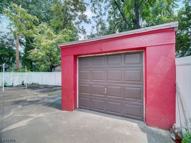 22 Kensington Pl, East Orange City, NJ 07017