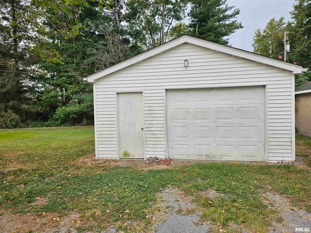 611 E Meridian Street, Marion, IL 62959