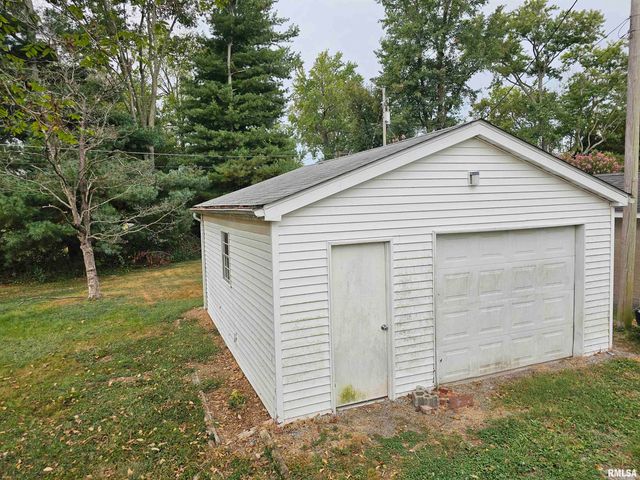 611 E Meridian Street, Marion, IL 62959