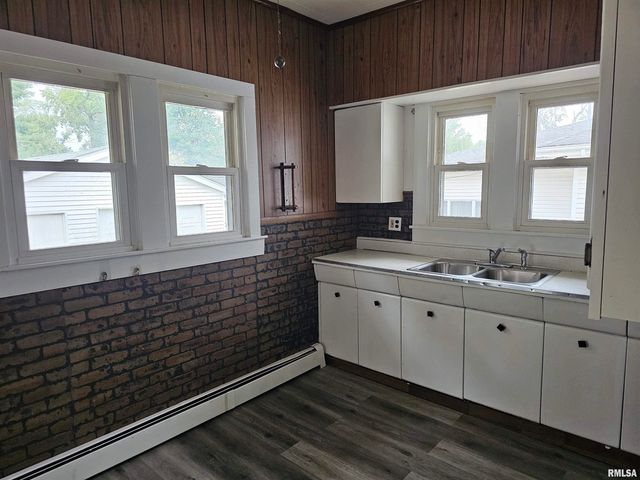 611 E Meridian Street, Marion, IL 62959