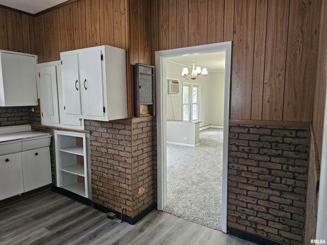 611 E Meridian Street, Marion, IL 62959