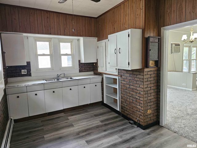 611 E Meridian Street, Marion, IL 62959