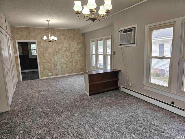 611 E Meridian Street, Marion, IL 62959