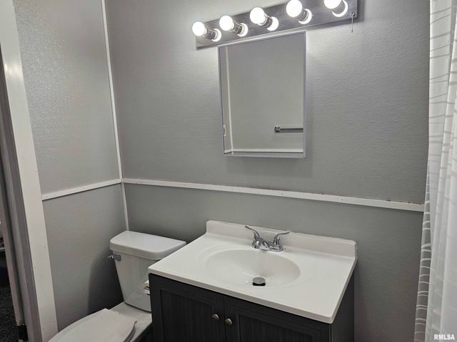 611 E Meridian Street, Marion, IL 62959