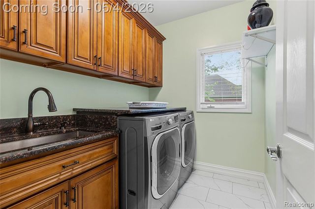 55405 Whitney Drive, Shelby Twp, MI 48315