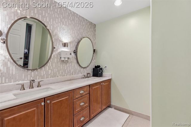 55405 Whitney Drive, Shelby Twp, MI 48315