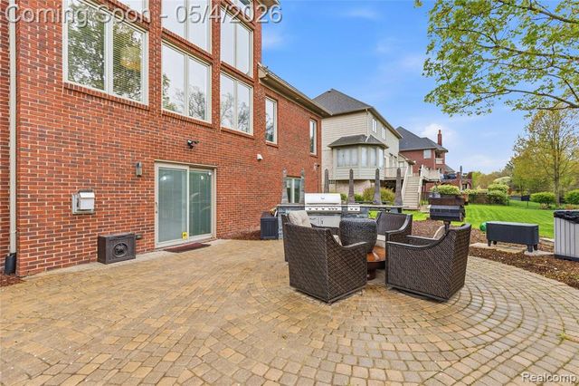 55405 Whitney Drive, Shelby Twp, MI 48315