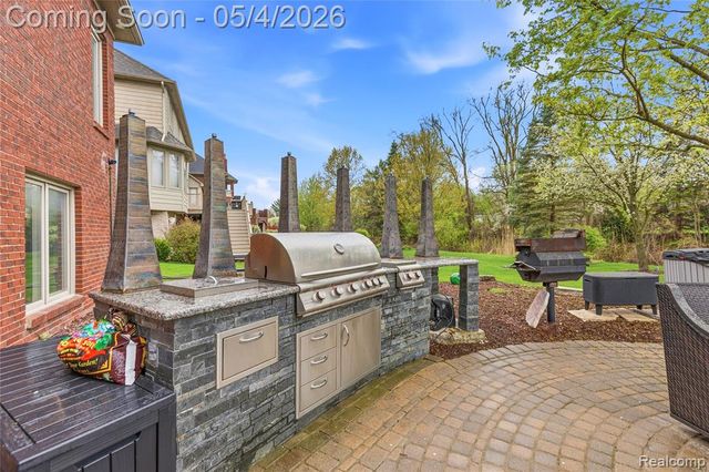 55405 Whitney Drive, Shelby Twp, MI 48315