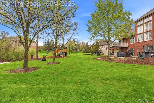 55405 Whitney Drive, Shelby Twp, MI 48315