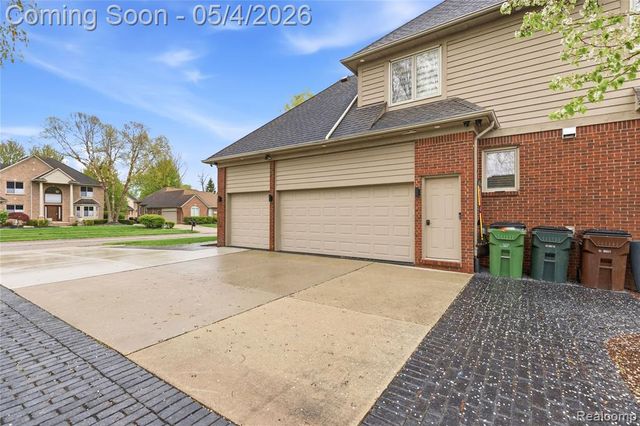 55405 Whitney Drive, Shelby Twp, MI 48315