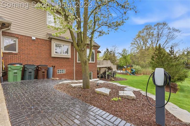 55405 Whitney Drive, Shelby Twp, MI 48315