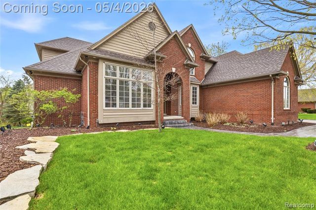 55405 Whitney Drive, Shelby Twp, MI 48315
