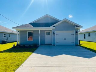 2884 N 24th Ave, Milton, FL 32583