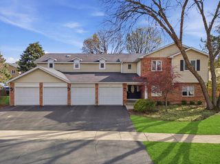 622 Zaininger Avenue A, Naperville, IL 60563