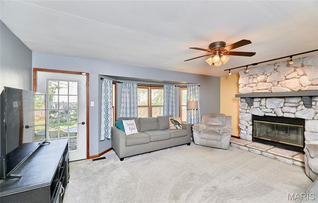 34 Melanie Court, St Charles, MO 63304