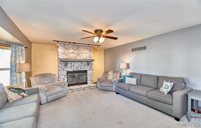 34 Melanie Court, St Charles, MO 63304