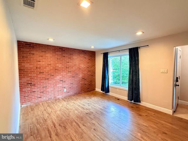 3 MADELEY CT, Sicklerville, NJ 08081