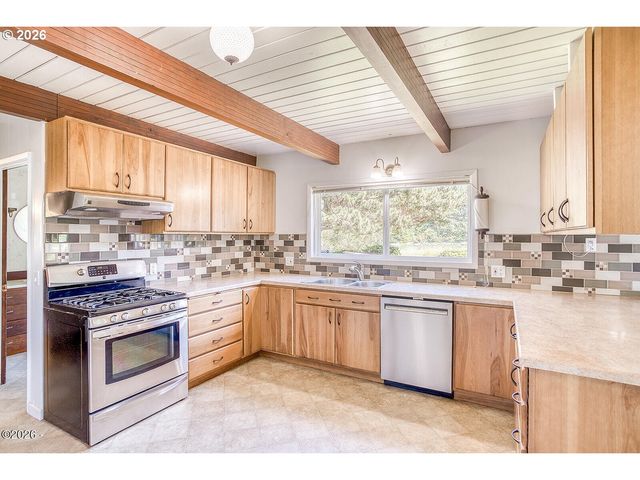 4702 Se 51ST St, Lincoln City, OR 97367