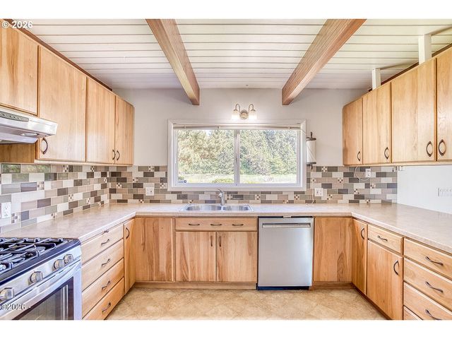 4702 Se 51ST St, Lincoln City, OR 97367