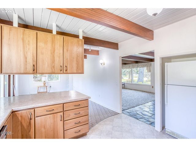 4702 Se 51ST St, Lincoln City, OR 97367