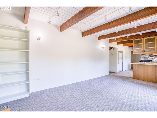 4702 Se 51ST St, Lincoln City, OR 97367