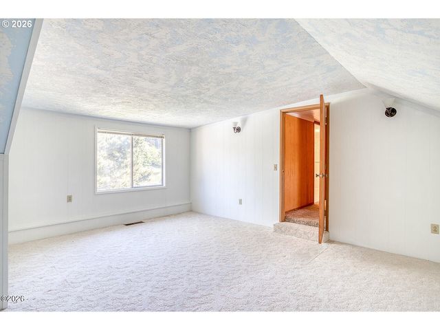 4702 Se 51ST St, Lincoln City, OR 97367