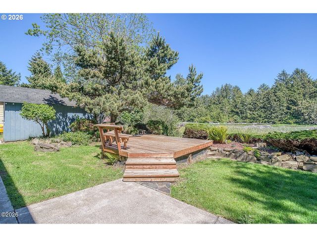 4702 Se 51ST St, Lincoln City, OR 97367