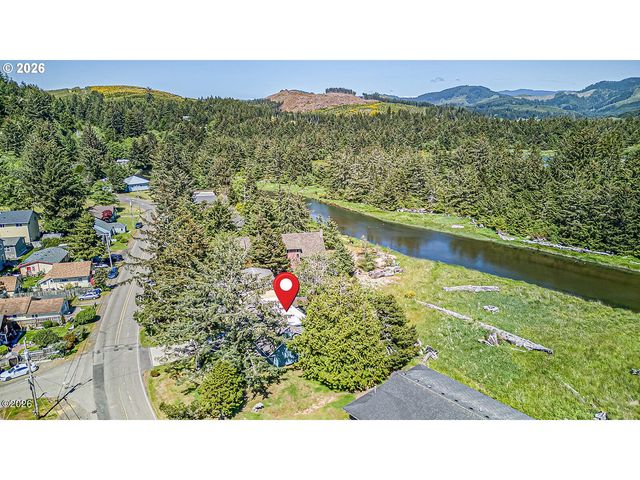 4702 Se 51ST St, Lincoln City, OR 97367