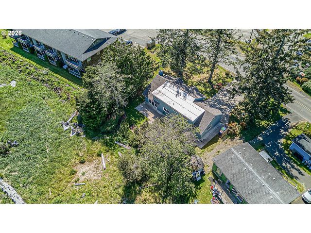 4702 Se 51ST St, Lincoln City, OR 97367