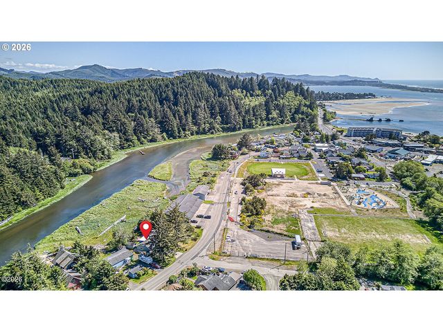 4702 Se 51ST St, Lincoln City, OR 97367